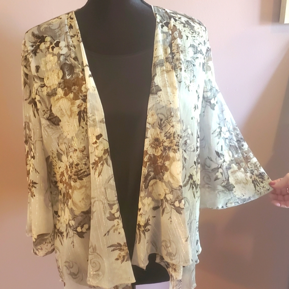 EUC Sara Michelle floral blouse size PL